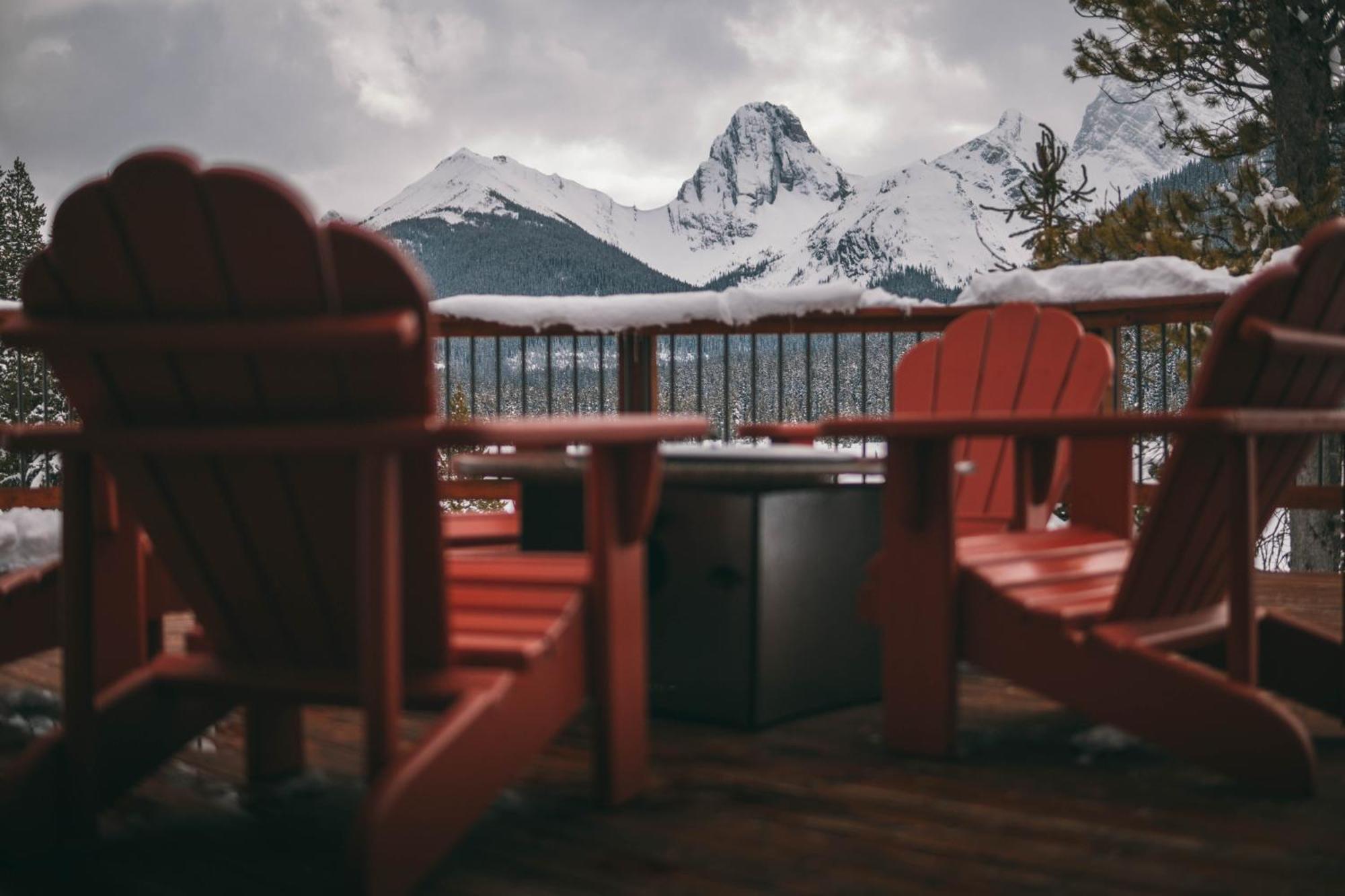 Mount Engadine Lodge Kananaskis Exterior photo